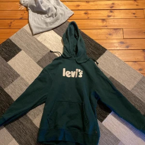Grön Levis hoodie - STORLEK SMALL, helt oanvänd.