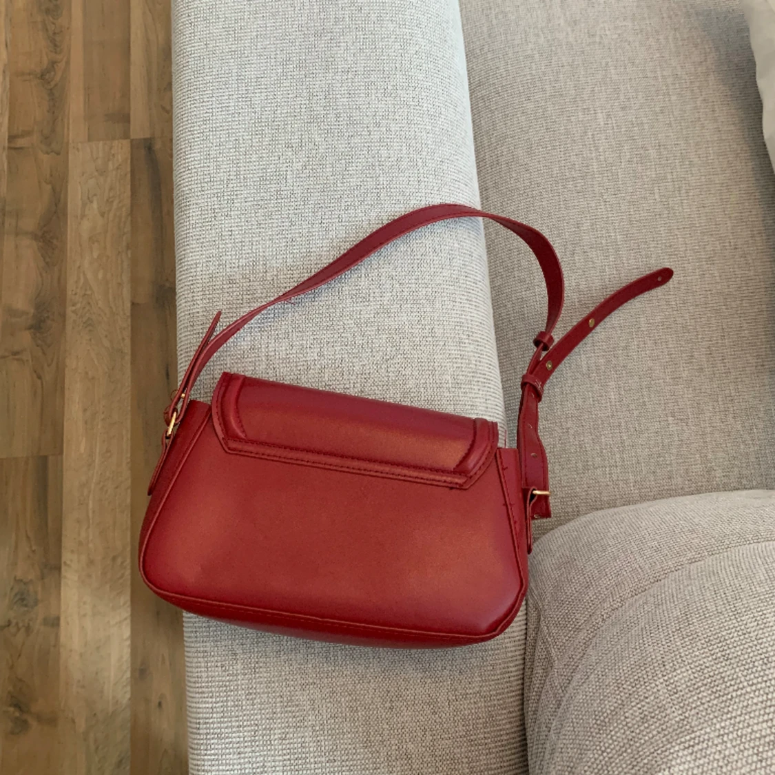 Röd gullig väska  - 90