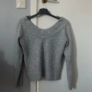 Stickad tröja - Stickad tröja ifrån h&m, storlek xs men passar även s!