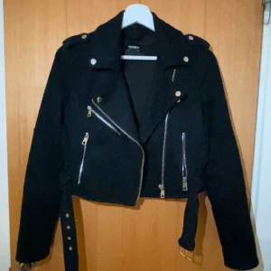 Jacka - Pull&bear jacka i mocka, jättebra skick! Storlek S