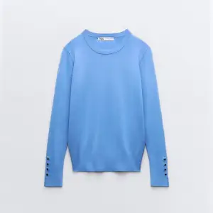 Säljer denna fina tröja från Zara då den inte kommer till användning. Storleken är S men sitter som en XS. Inga defekter! Original pris: 330kr