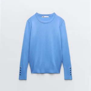 Baströja blå - Säljer denna fina tröja från Zara då den inte kommer till användning. Storleken är S men sitter som en XS. Inga defekter! Original pris: 330kr
