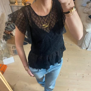 Topp - SUPER snygg, i jätte bra kvalitet ❣️❣️