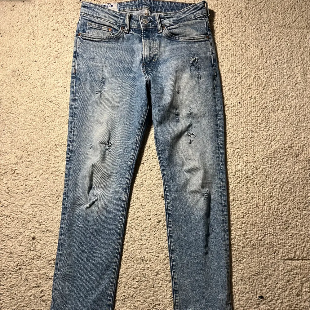 Ovanliga HM jeans  Använda fåtal gånger Pris kan diskuteras🤝. Jeans & Byxor.