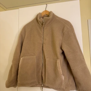 Teddy jacka - Storlek S