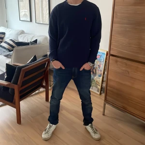 Ralph Lauren Sweatshirt - Tja! Säljer nu denna feta Ralph lauren sweatshirt i mycket bra skick. Skriv gärna vid fler frågor eller funderingar!