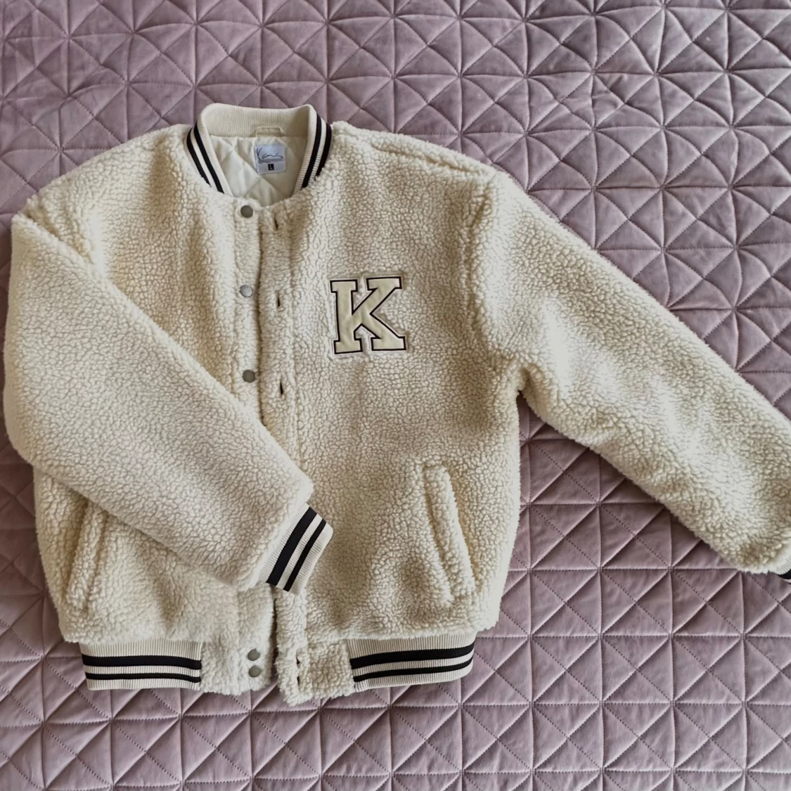 College jacka i Teddymaterial