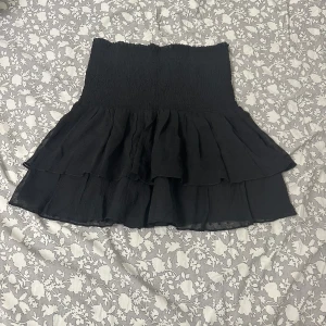 Kjol - Helt oanvänd kjol från Ginatricot 