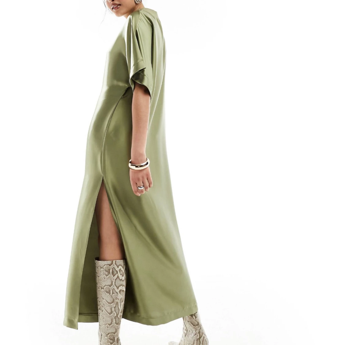 midilång satinklänning (36) - 90