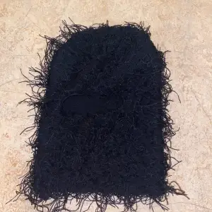 En svart och helt ny yeat mask!