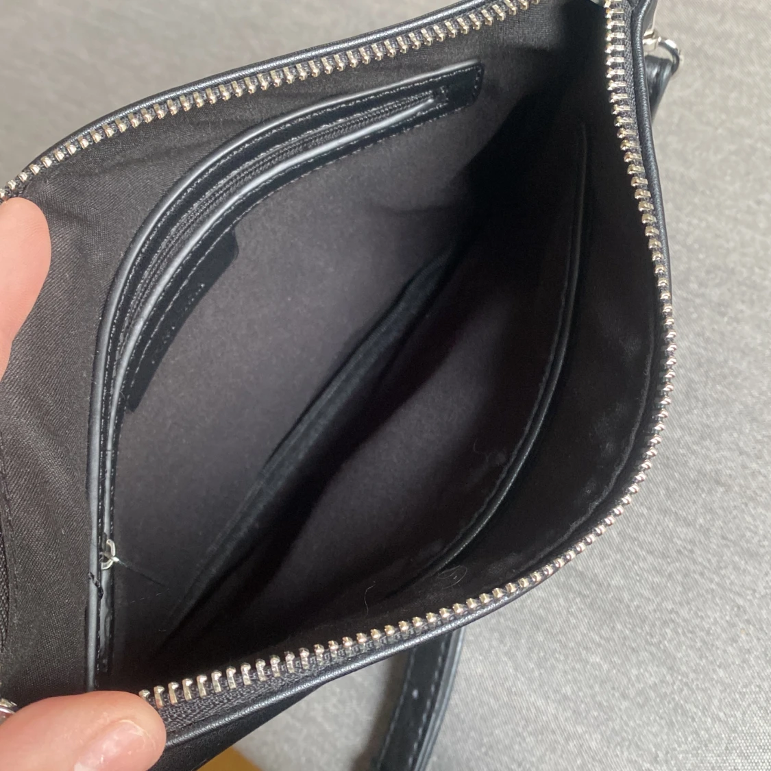 Axelremsväska  - 92