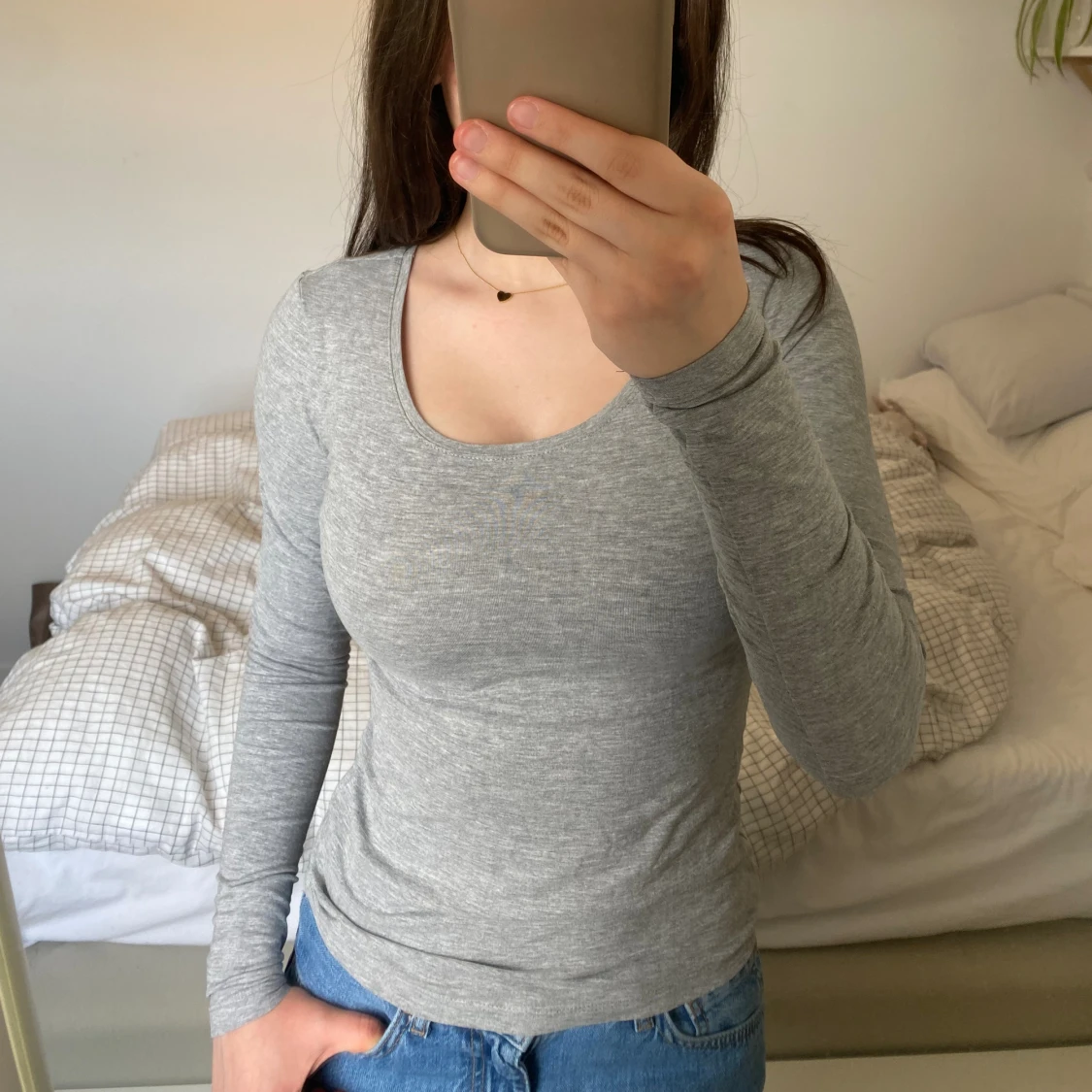 Grå långärmad tröja