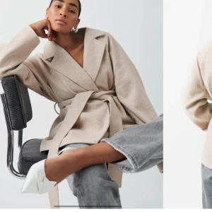 Kappa - Vårkappa från Gina Tricot, använd 4-5 gånger så den är i fint skick!💕  Storlek S🤍Nypris 699kr