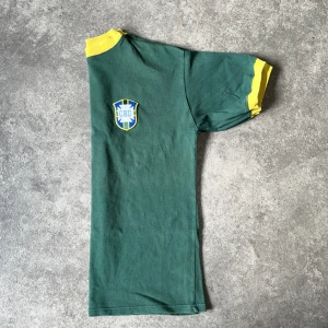 60-Tal Brazil ”Bortatröja” Retro - Storlek L - Bra skick - 100% Bomull - Tillverkad I UK