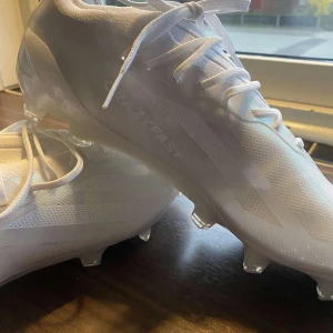 Fotbollsskor  - Nypris 2900kr Säljs för 1250kr Nyskick aldrig använda Pris kan diskuteras vid snabb affär