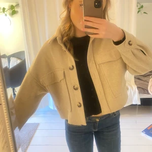 Beige kappa - Jättefin kappa i fint skick🤍🤍