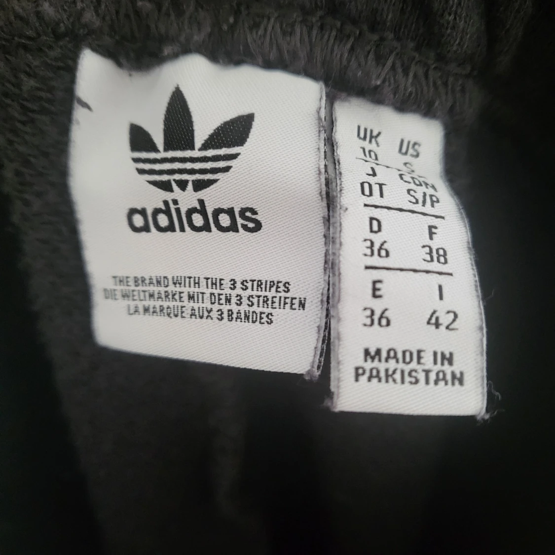 Adidas originals svarta joggingar - 90