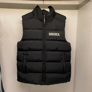 Hoodrich väst - Hoodrich väst storlek M Äkta  Inga tecken på användning Köpt på JDsports