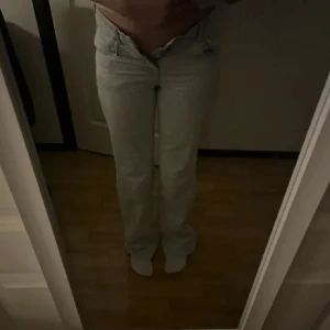 jeans - använda max 5 gånger🩷säljer då de är för små 