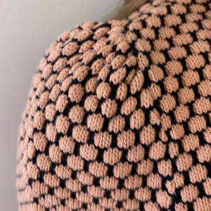 Vid tröja  - Säljer min jättefina rosa tröja ifrån cos 💗