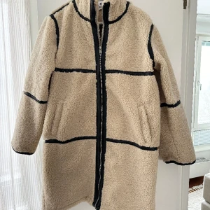 Teddyjacka från NAKD - Nyskick! 