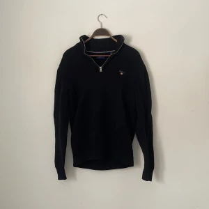 Gant halfzip  - Fin gant half zip i bra skick. Om ni är intresserade är det bara att höra av sig!