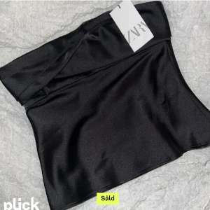 Bandeau topp  - Bandeau topp från Zara, köpt hör på plick men den har ej kommit till användning så fortfarande i nytt skick. 