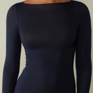 Intimissimi  - Hej! jag säljer denna intimissimi tröjan då jag hellre skulle vilja ha pengar.. det finns inte så värst många defekter men för närmare bild är de nada att fråga om privat 