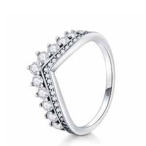 Sterling silver 925 ring med kubisk zirkonia  - 🩵Helt nya  🩵Storlek 7   ❄️  17,3 En mycket vacker och stilren ring.