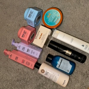 NY HÅRVÅRD - Säljer massor med hårvårds produkter allt ifrån ghd till lanza!! Allt är självklart oanvänt ❤️ Paketpris eller skriv om det är någon specifik produkt ni vill köpa 🩷