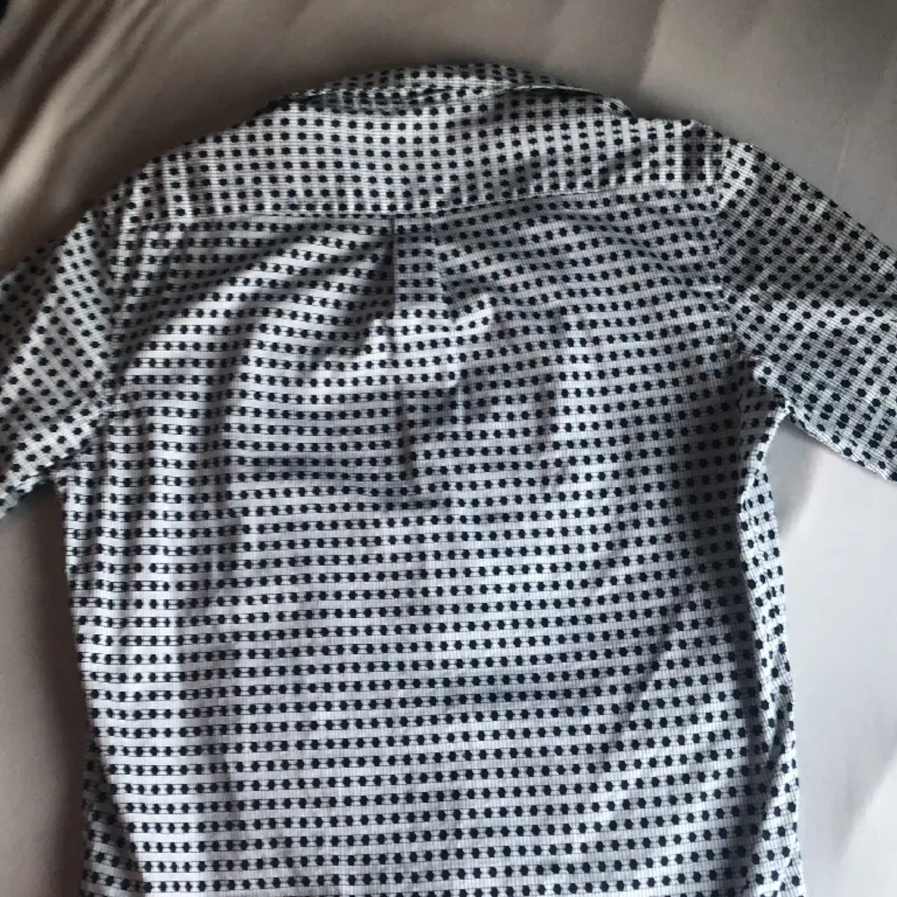 Fin skjorta nästan aldrig använd storlek L. Skjortor.