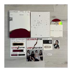 Vad som ingår: package + photobook + CD + sakura photocard +  postcard + heat sensitive postcard + sticker !! 