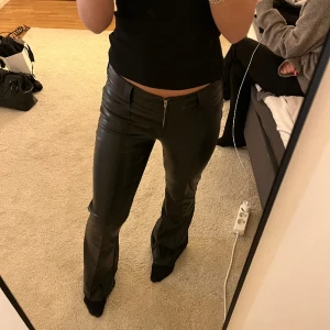 New yorker skinn byxor - Använda 1 gång säljer pågrund av ingen användning💕pris går att diskutera vid snabb affär 