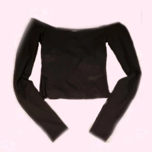 off the shoulder-top <3 - knappt använd och har inga skador <3 är väldigt lätt att stylea 