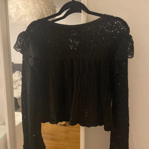 Zara tröja - Säljer denna eftersom jag aldrig har använt den o är helt ny.