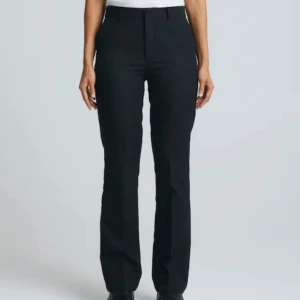 Kostymbyxor  - Kostymbyxor från bikbok säljer för 200 å köptes för 500, har använda ett par gånger men är i nyskick. Storlek S 