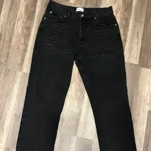 Riktigt snygga svartgrå jeans från Studio Total. Köpt på Stayhard för 700kr. 
