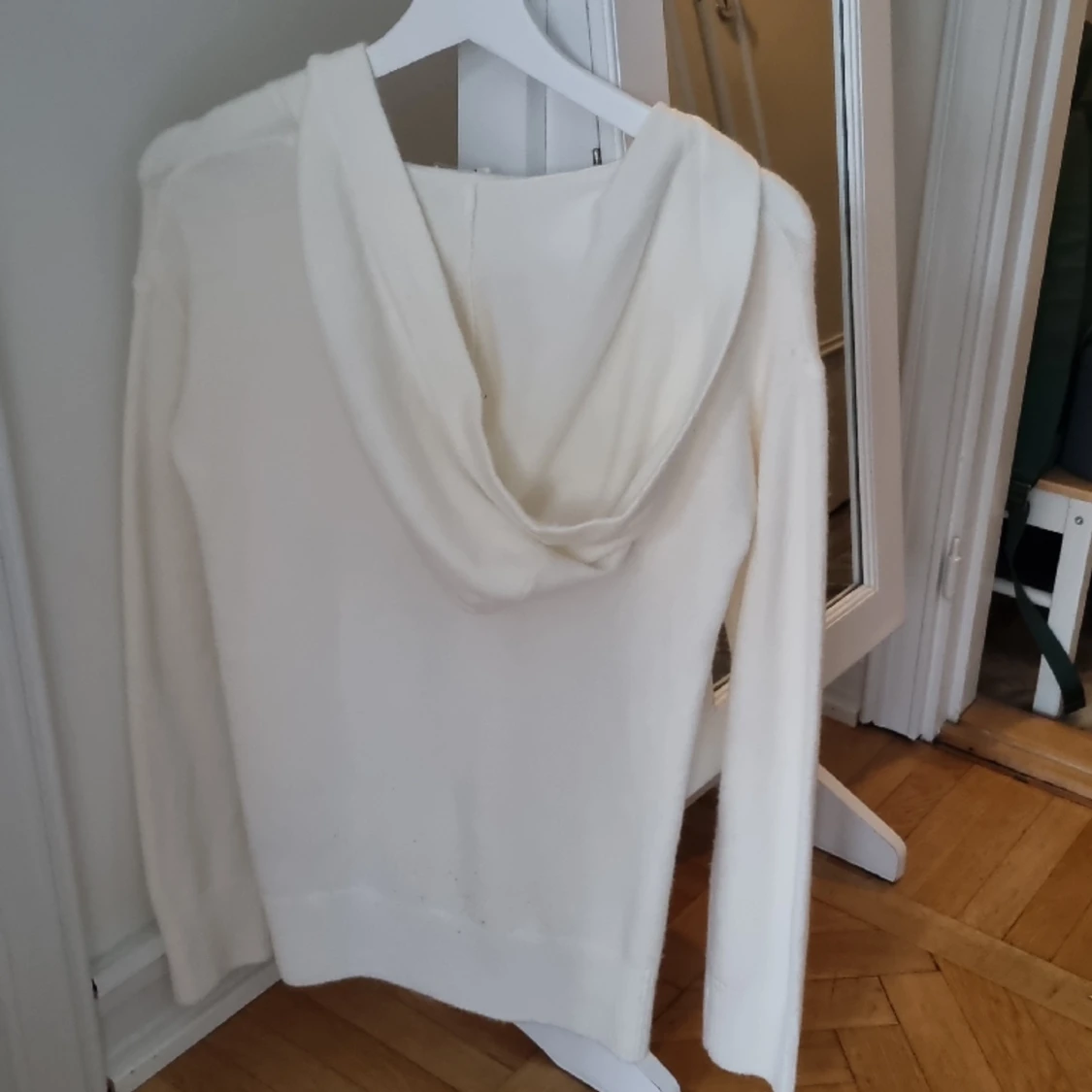 Huvtröja med snörning - 90