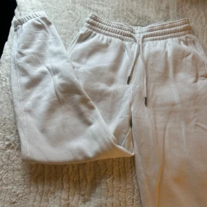 Mjukisbyxor  - Mjukisbyxor från H&M. Aldrig använda. 