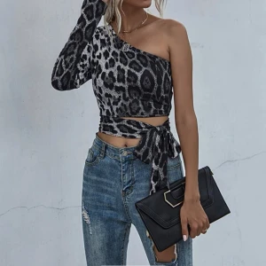 Grå leopard tröja - Bra skick, knyter på sidan