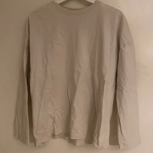 Sweatshirt  - Nästan aldrig använd