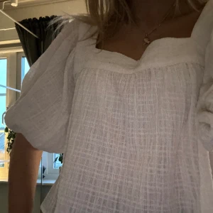 TOPP 💕💕💕💕 - sååå snygg, använd fåtal gånger därav superbra skick! passar s-m