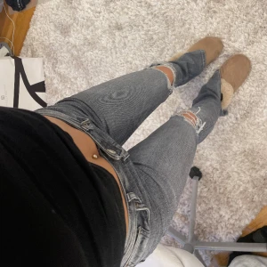 Jeans - Snygga jeans i nyskick från zara 🩷