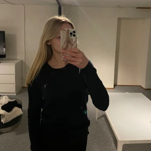 Gant tröja - Säljer denna gant tröja pågrund av att den inte kommer till användning. Köpt för 850 och säljer för 250kr💗