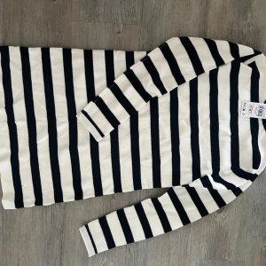 Zara klänning - Lite tjockare i materialet, perfekt till våren