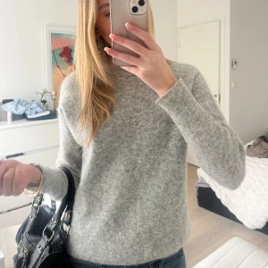 Grå stickad tröja  - Jättefin grå stickad tröja💕pris kan diskuteras