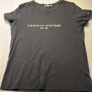 T-shirt Tommy Hilfiger - T-shirt Tommy Hilfiger,stl M.