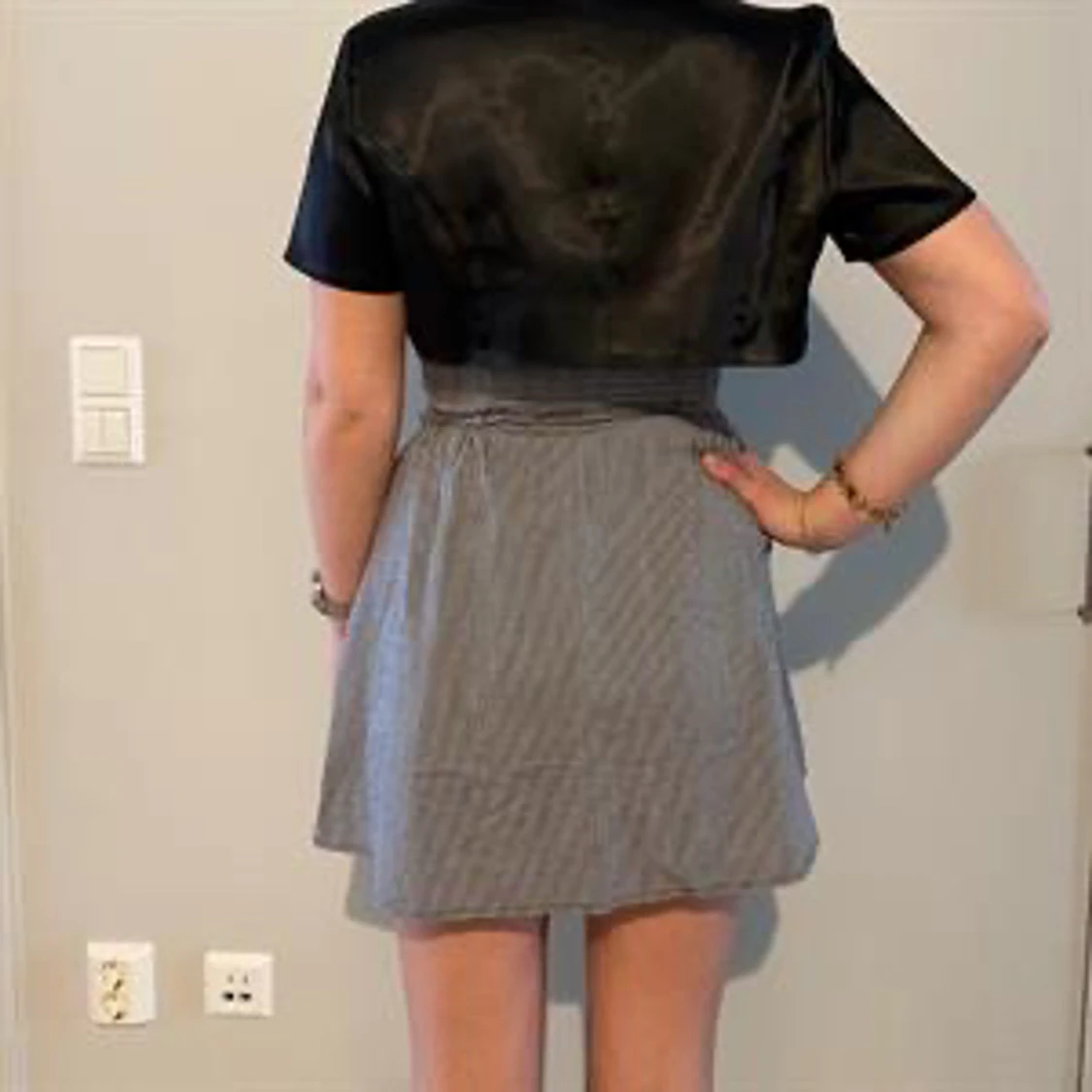 Grå Klänning  - 91