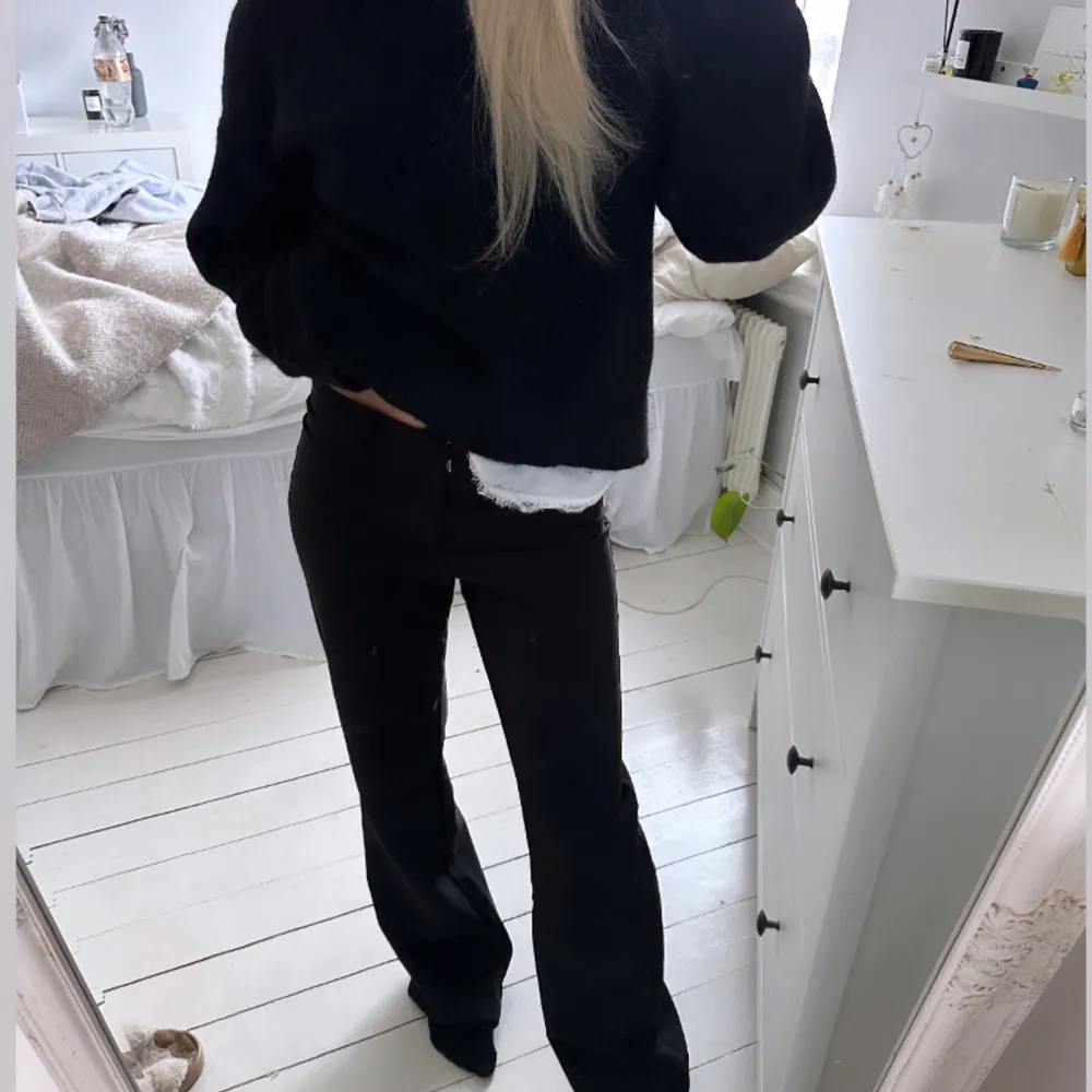 Kostymbyxor från madlady aldrig använda . Jeans & Byxor.