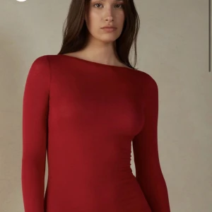 Intimissimi tröja - Säljer nu min intimissimi tröja som är i färgen röd.  Storlek xs. Inga defekter.
